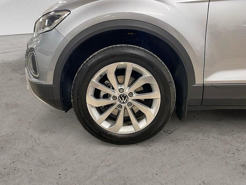 Begagnad VW T-Roc 151 HK (111 kW) 2024 Silver SUV