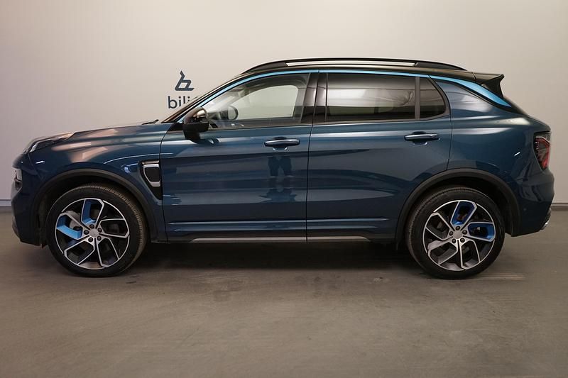 Begagnad Lynk & Co 01 264 HK (194 kW) 2022 Blå SUV