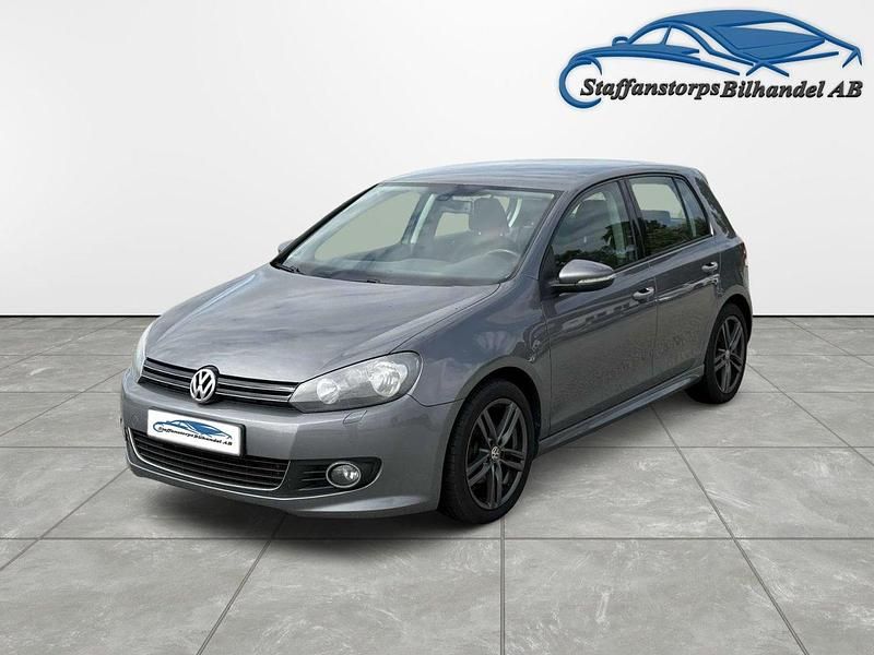 Grå Begagnad 2012 VW Golf VII Halvkombi | 59 900 kr (Marknadspris) - Bild 1/4