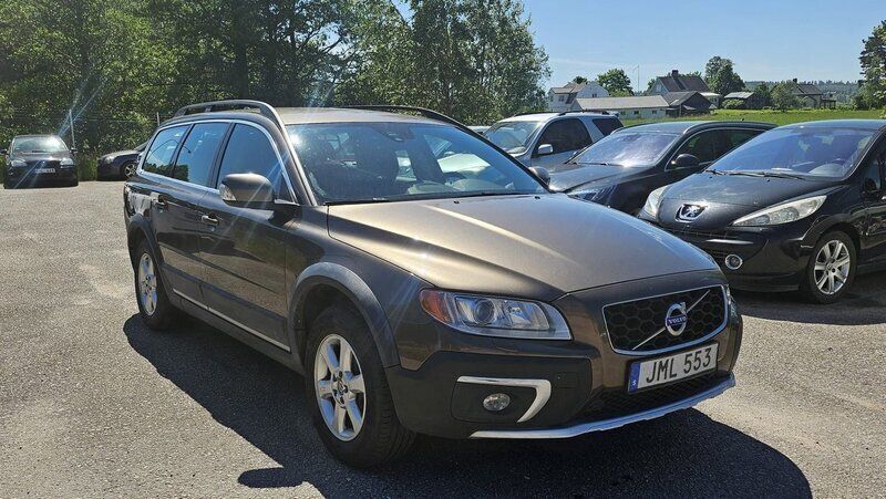 Brun Begagnad 2014 Volvo XC70 Momentum SUV | 99 900 kr (Bra pris) - Bild 1/4