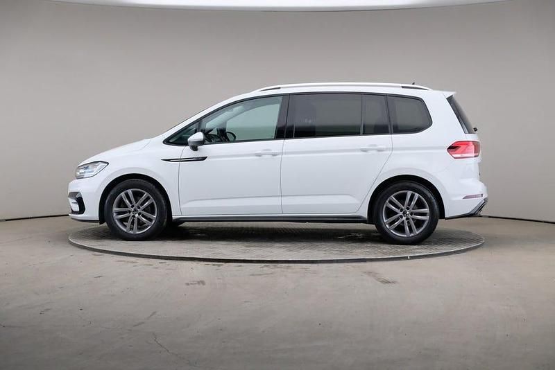 Begagnad VW Touran R-line 150 HK (110 kW) 2022 Vit Minibuss