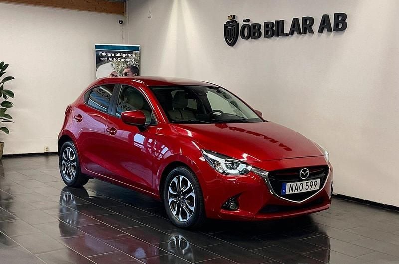 Röd Begagnad 2016 Mazda 2 Halvkombi | 84 900 kr (Bra pris) - Bild 1/4