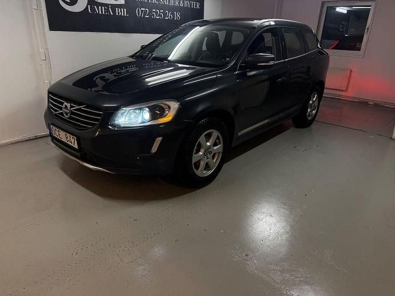 Grå Begagnad 2014 Volvo XC60 Summum SUV | 89 900 kr (Bra pris) - Bild 1/4