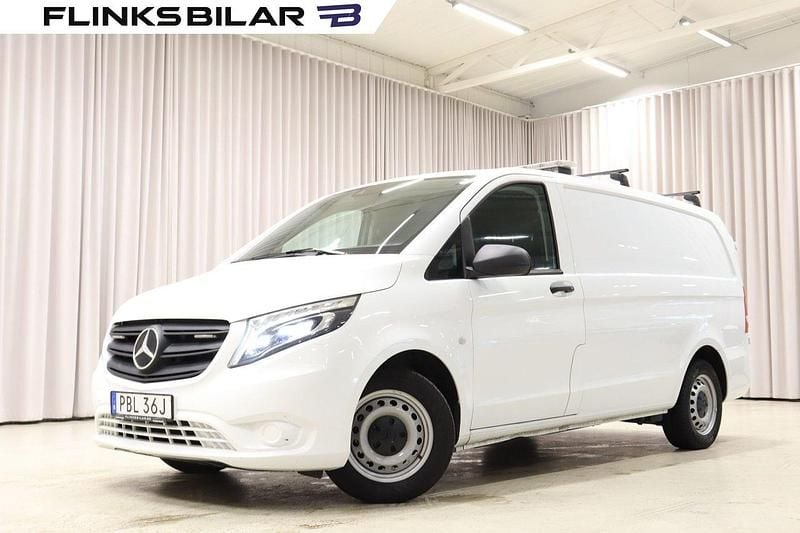 Vit Begagnad 2021 Mercedes Vito Minibuss | 289 900 kr (Superpris) - Bild 1/4