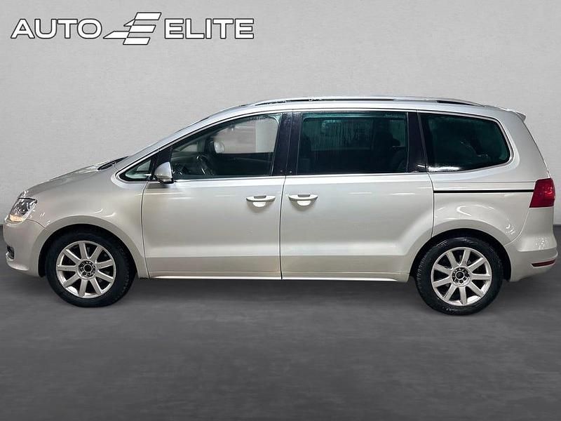 Begagnad VW Sharan 140 HK (102 kW) 2012 Silver Minibuss
