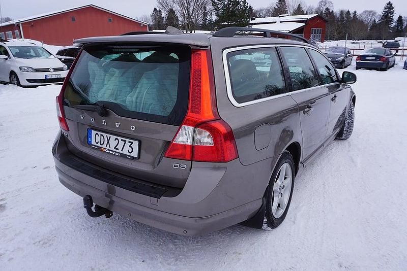 Begagnad Volvo V70 Momentum 163 HK (119 kW) 2011 Grå Kombi