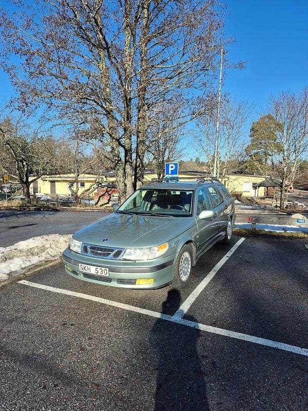 Begagnad Saab 9-5 185 HK (136 kW) 2001 Sunny green Kombi