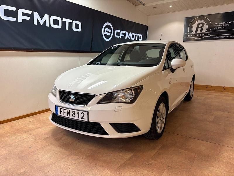Vit Begagnad 2014 Seat Ibiza Style Halvkombi | 64 900 kr (Marknadspris) - Bild 1/4
