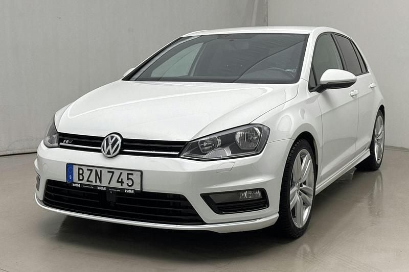Vit Begagnad 2017 VW Golf VII | 144 800 kr (Bra pris) - Bild 1/4