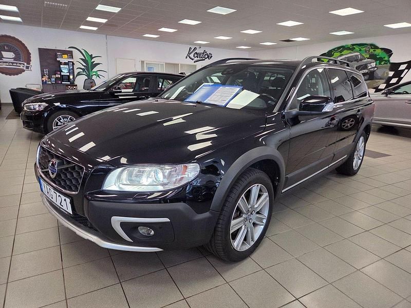 Svart (svartmet ) Begagnad 2015 Volvo XC70 Standard SUV | 294 500 kr (Dyr) - Bild 1/4