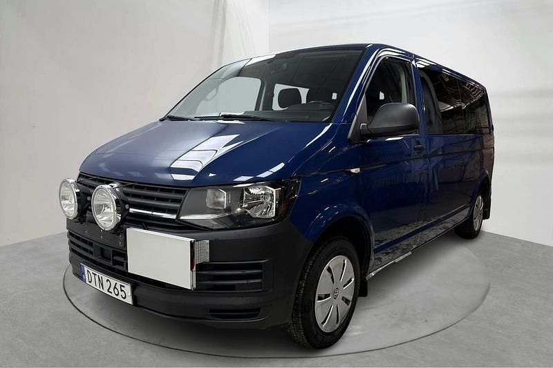 Mörkblå Begagnad 2017 VW T6 Van | 279 000 kr - Bild 1/4