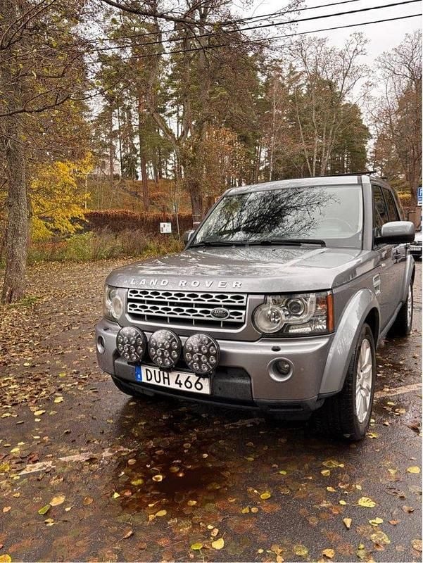 Grå Begagnad 2012 Land Rover Discovery 4 HSE SUV | 169 000 kr (Marknadspris) - Bild 1/4