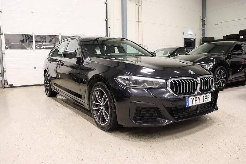 Begagnad BMW 530e M Sport 184 HK (135 kW) 2022 Svart Kombi