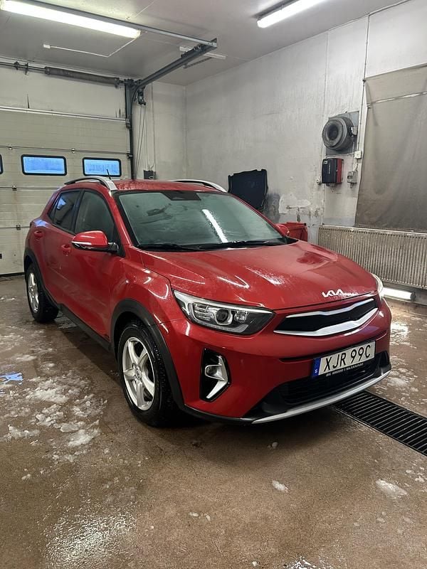 Begagnad Kia Stonic Advance 101 HK (74 kW) 2021 Röd SUV