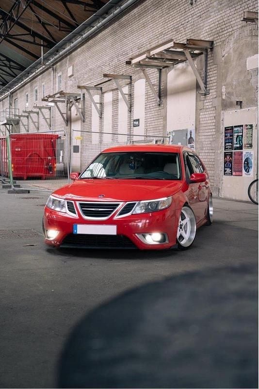 Röd Begagnad 2008 Saab 9-3 Aero Kombi | 65 000 kr (Dyr) - Bild 1/4