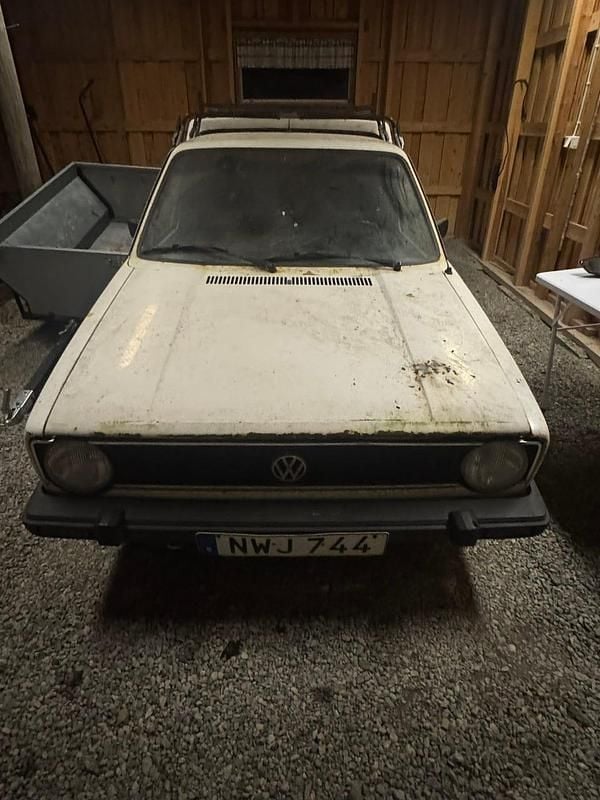 Begagnad VW Caddy 90 HK (66 kW) 1988 Minibuss