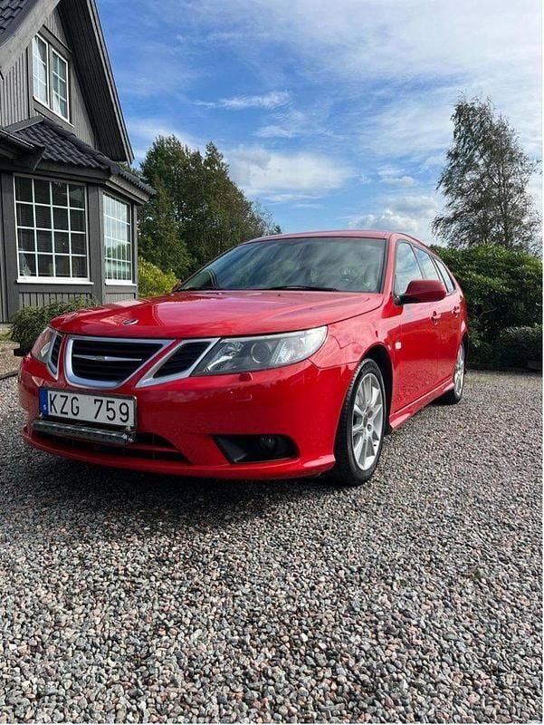 Röd Begagnad 2011 Saab 9-3 Vector Kombi | 60 000 kr (Marknadspris) - Bild 1/4
