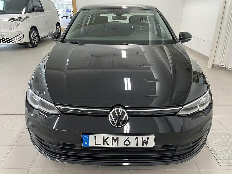 Begagnad VW Golf VIII 110 HK (80 kW) 2022 Svart
