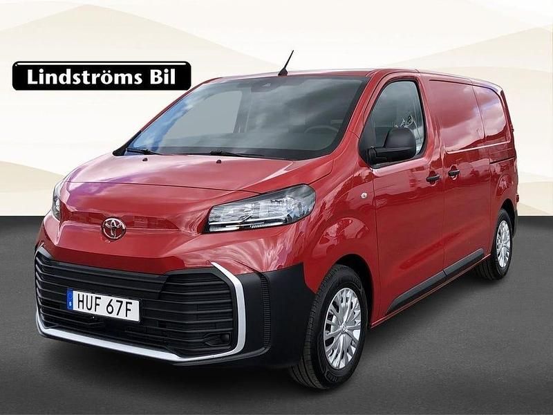 Röd Ny 2025 Toyota Proace Comfort Van | 409 000 kr (Marknadspris) - Bild 1/3