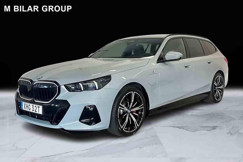 Begagnad BMW 530e 2025 Grå Kombi