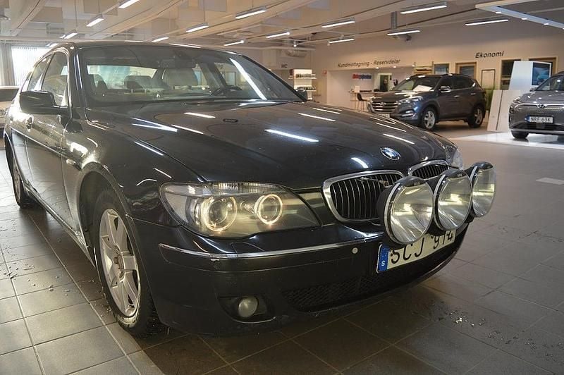 Svart Begagnad 2006 BMW 730 Sedan | 89 000 kr - Bild 1/4