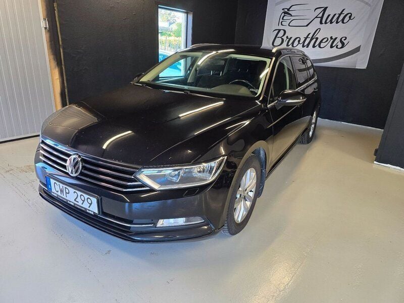 Svart Begagnad 2015 VW Passat Kombi | 133 000 kr (Lite dyr) - Bild 1/4