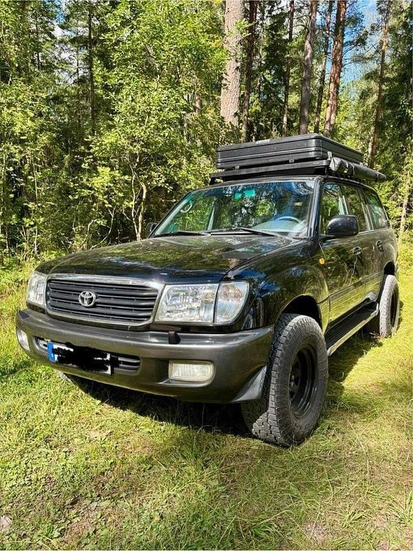 Svart Begagnad 2000 Toyota Land Cruiser SUV | 295 000 kr - Bild 1/4