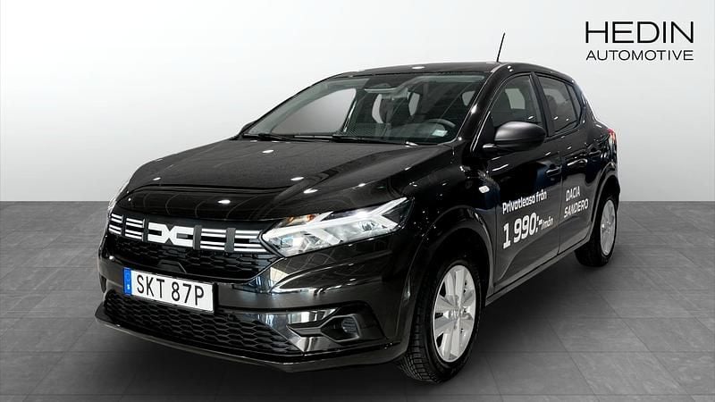 Mörkgrå Begagnad 2025 Dacia Sandero Essentiel Halvkombi | 169 000 kr (Marknadspris) - Bild 1/4