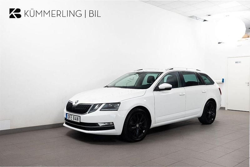 Vit Begagnad 2020 Skoda Octavia Kombi | 154 900 kr (Marknadspris) - Bild 1/4