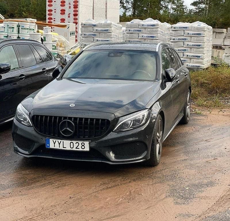 Svart Begagnad 2018 Mercedes C220 AMG line Kombi | 220 000 kr (Marknadspris) - Bild 1/3