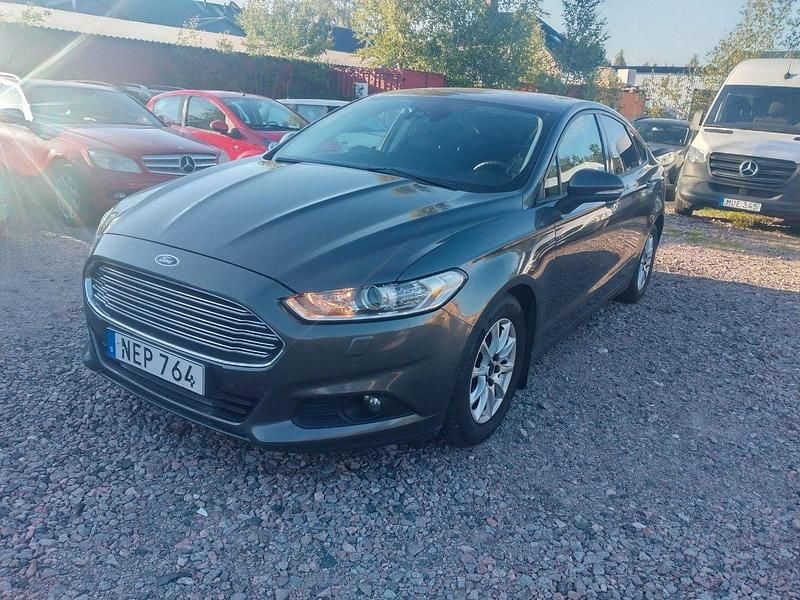 Grå Begagnad 2016 Ford Mondeo Halvkombi | 119 500 kr (Lite dyr) - Bild 1/4