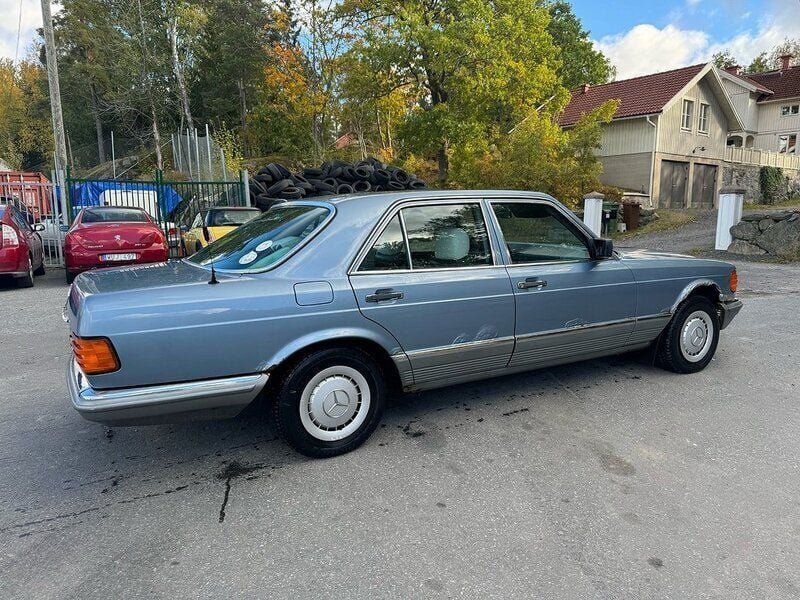 Begagnad Mercedes 280 SE 185 HK (136 kW) 1985 Ljusblå Sedan