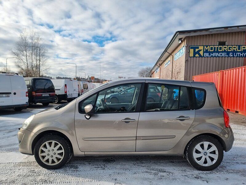 Begagnad Renault Modus 75 HK (55 kW) 2010 Ljusbrun Minibuss
