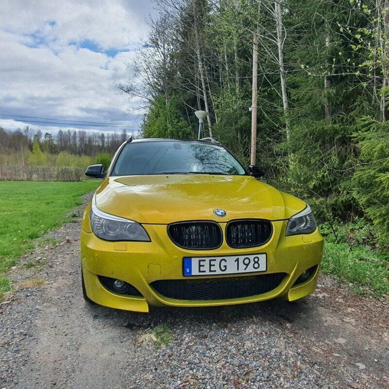 Svart Begagnad 2010 BMW 525 Kombi | 82 000 kr (Marknadspris) - Bild 1/4