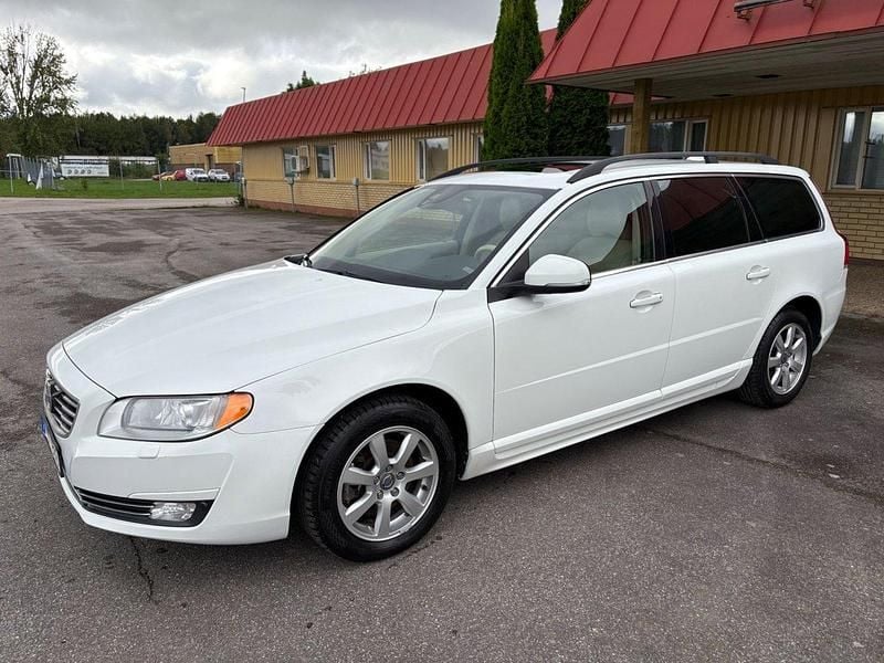Vit Begagnad 2014 Volvo V70 Momentum Kombi | 84 900 kr (Bra pris) - Bild 1/4