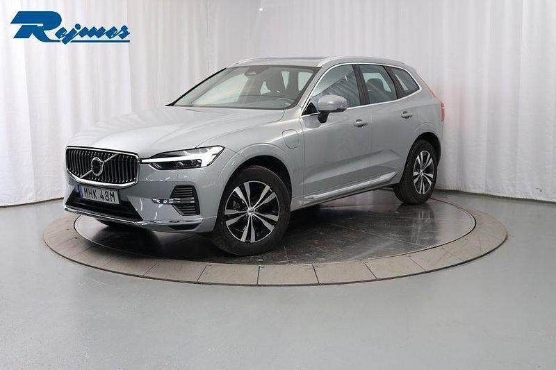 Grå (vapour grey metallic) Begagnad 2024 Volvo XC60 Core SUV | 499 900 kr (Bra pris) - Bild 1/4