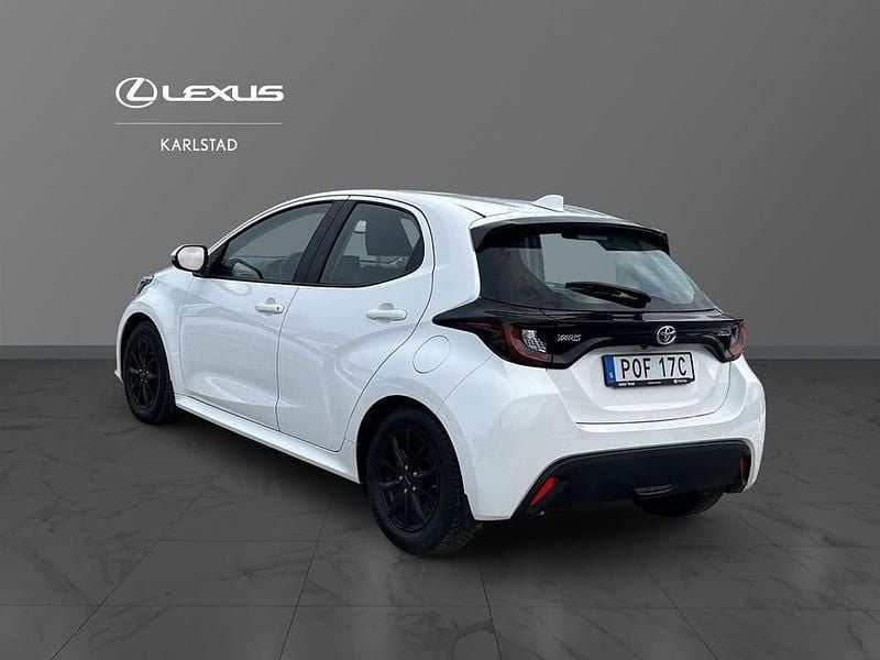 Begagnad Toyota Yaris Hybrid Active 117 HK (86 kW) 2023 Vit Halvkombi