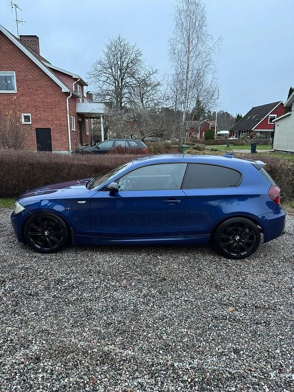 Begagnad 2008 BMW 120 Halvkombi | 65 000 kr (Lite dyr) - Bild 1/4