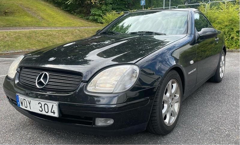 Svart Begagnad 2000 Mercedes SLK230 Cab | 58 000 kr (Bra pris) - Bild 1/4