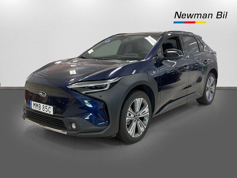 Mörkblå Begagnad 2022 Subaru Solterra SUV | 459 700 kr (Marknadspris) - Bild 1/4