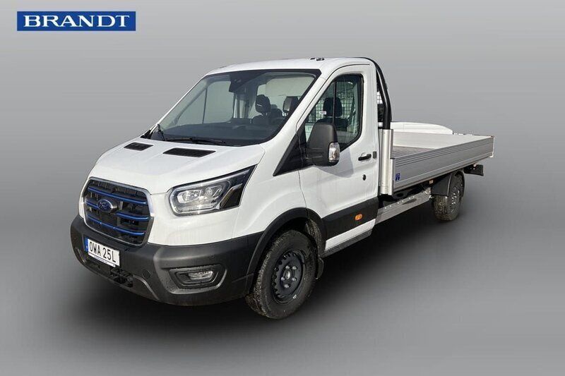 Vit Begagnad 2023 Ford Econoline Van | 825 000 kr - Bild 1/4