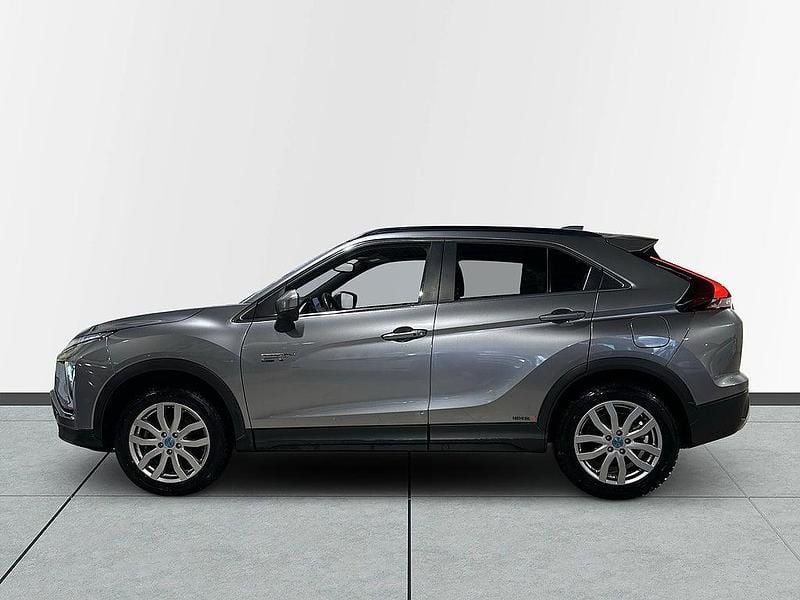 Begagnad Mitsubishi Eclipse 98 HK (72 kW) 2022 Röd Kombi