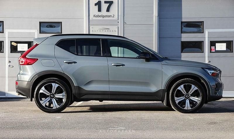 Begagnad Volvo XC40 Plus 179 HK (131 kW) 2022 Grå SUV