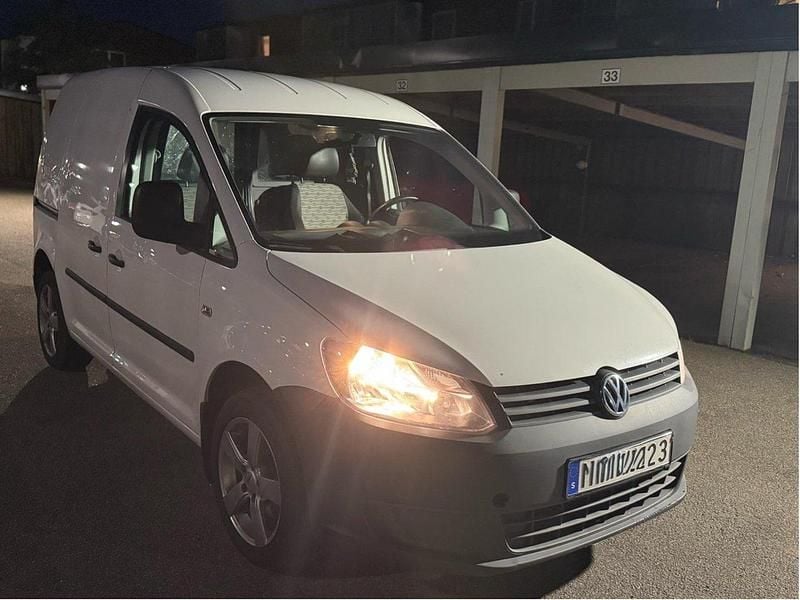 Vit Begagnad 2011 VW Caddy Minibuss | 38 000 kr (Superpris) - Bild 1/4