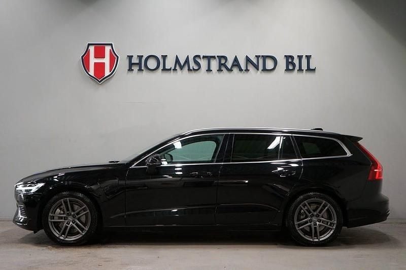 Svart Begagnad 2024 Volvo V60 Core Kombi | 394 900 kr (Bra pris) - Bild 1/4