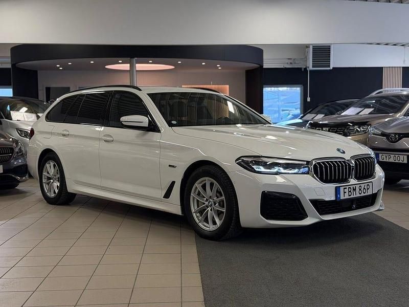 Begagnad BMW 530 M Sport 292 HK (214 kW) 2023 Vit Kombi