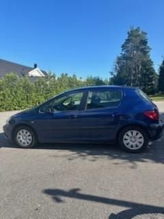 Blå Begagnad 2004 Peugeot 307 Halvkombi | 14 000 kr (Bra pris) - Bild 1/4