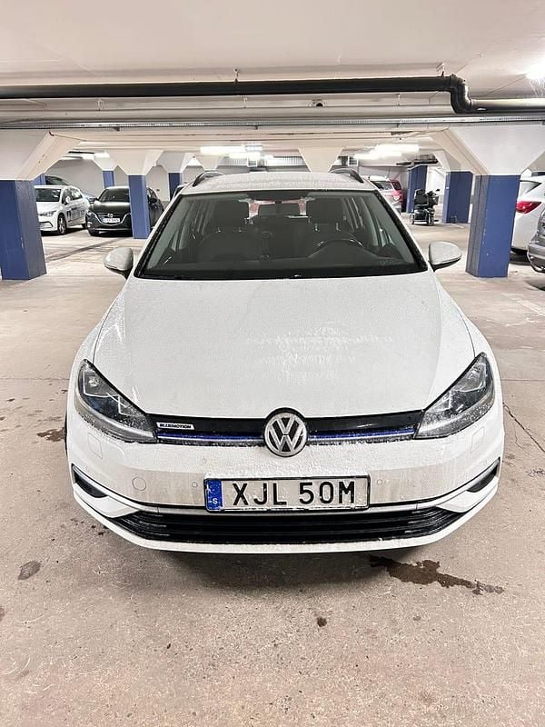 Begagnad VW Golf VII 130 HK (95 kW) 2019 Kombi