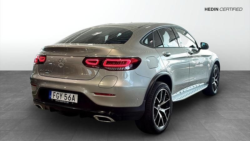 Begagnad Mercedes GLC300e Night 333 HK (244 kW) 2021 Silver Sportkupé