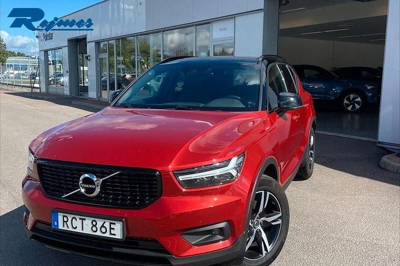 Röd Begagnad 2021 Volvo XC40 R-Design SUV | 389 900 kr (Dyr) - Bild 1/3